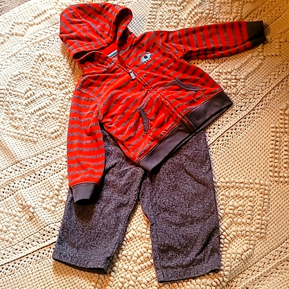 Boys Carter 18-month 2 piece hooded grey and orange outfit.